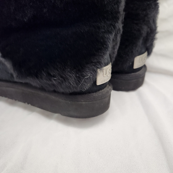 UGG Australia Patten Black Sheepskin Suede Short Boots Sz US 9 - Picture 7 of 14